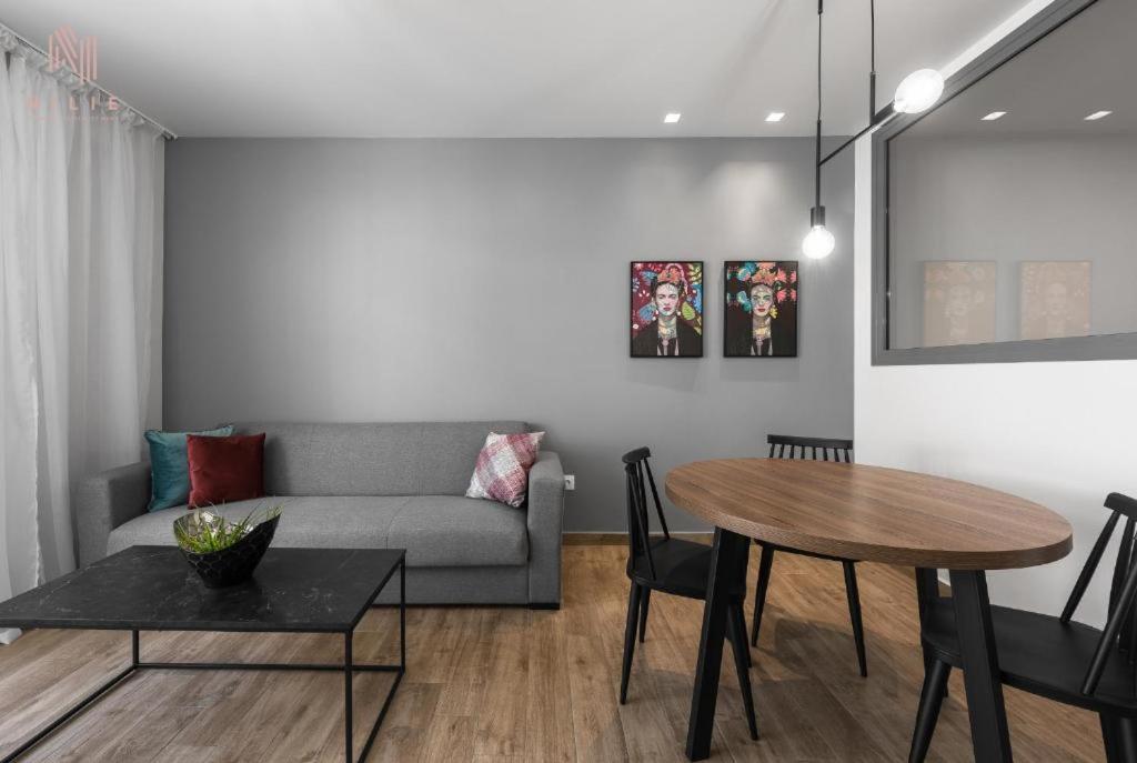 Big Apple Aprts, Nilie Hospitality Mgmt Apartment Солун Екстериор снимка