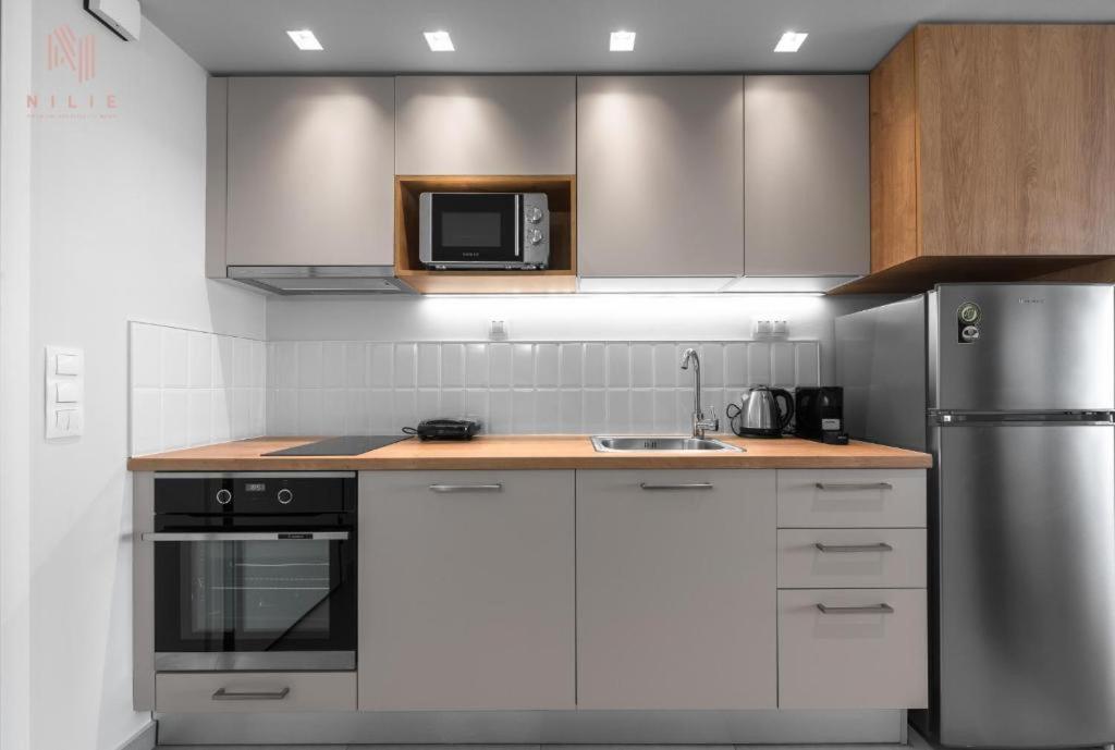 Big Apple Aprts, Nilie Hospitality Mgmt Apartment Солун Екстериор снимка