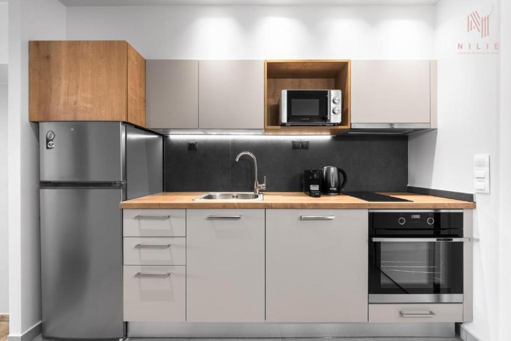 Big Apple Aprts, Nilie Hospitality Mgmt Apartment Солун Екстериор снимка