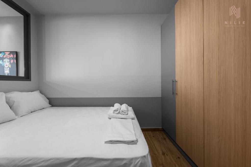Big Apple Aprts, Nilie Hospitality Mgmt Apartment Солун Екстериор снимка