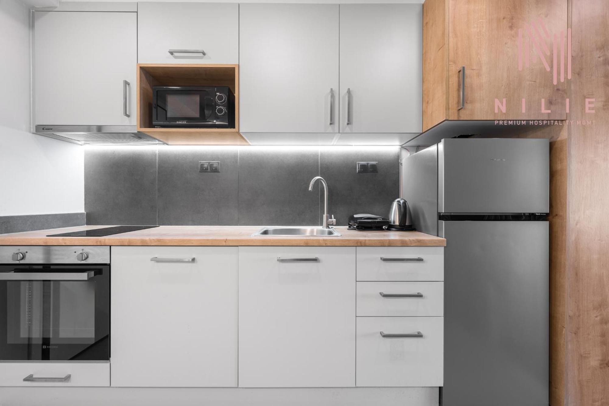Big Apple Aprts, Nilie Hospitality Mgmt Apartment Солун Екстериор снимка